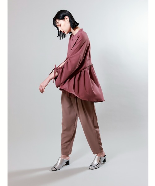 OSMOSIS（オズモーシス）の「2WAYスリットスリーブギャザーブラウス（シャツ/ブラウス・レディース・ホワイト/ブラック/グレー/ピンク系その他・ONE SIZE）」の16枚目の写真