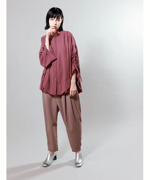 OSMOSIS（オズモーシス）の「2WAYスリットスリーブギャザーブラウス（シャツ/ブラウス・レディース・ホワイト/ブラック/グレー/ピンク系その他・ONE SIZE）」の19枚目の写真