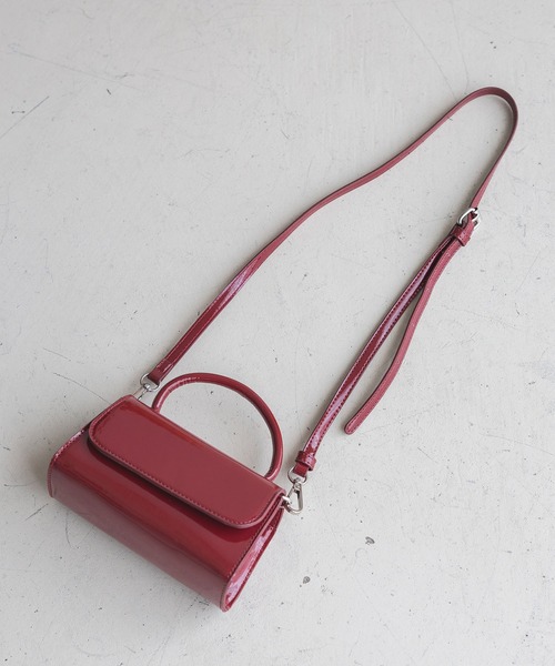 A part by（アパートバイ）の「エナメルミニバッグ（ショルダーバッグ・レディース・ブラウン/ブラック/レッド・FREE）」の3枚目の写真
