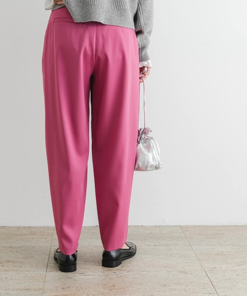 F by ROSSO(エフバイロッソ)の「F by ROSSO サテンストレッチカーブフォルムパンツ(その他パンツ・レディース・オフホワイト/ピンク・36/38)」の9枚目の写真
