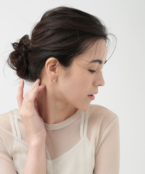 CALIN　STANDARD（カリンスタンダード）の「◆金属アレルギー対応◆◆made in japan◆【痛くない】【落ちにくい】【ストレスフリーな着け心地】スターダスト　ミニループフィットイヤリング（イヤリング・レディース・ゴールド/ピンクゴールド/シルバー・FREE）」の4枚目の写真