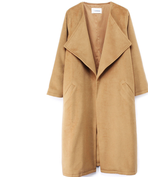 WHO'S WHO gallery(フーズフーギャラリー)の「【common.】WEB限定 裏地付きロングラップコート(ノーカラージャケット・レディース・グレー/ブラウン/カーキ・FREE)」の1枚目の写真