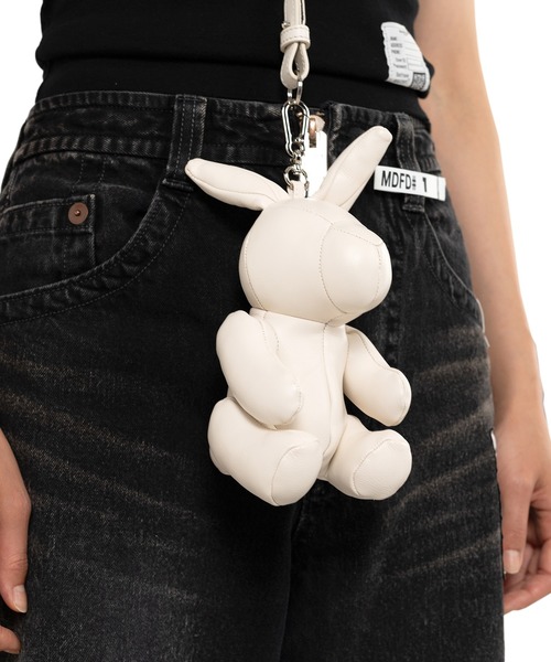 Maison MIHARA YASUHIRO（メゾンミハラヤスヒロ）の「"DOLLS" Rabbit Mini Bag（ショルダーバッグ・メンズ・ブラック・FREE）」の8枚目の写真