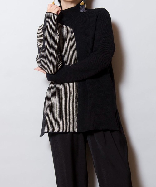 OSMOSIS(オズモーシス)の「畦ストライプタートルニットプルオーバー(ニット/セーター・レディース・ライトグレー/ダークグレー/ブラック・ONE SIZE)」の1枚目の写真