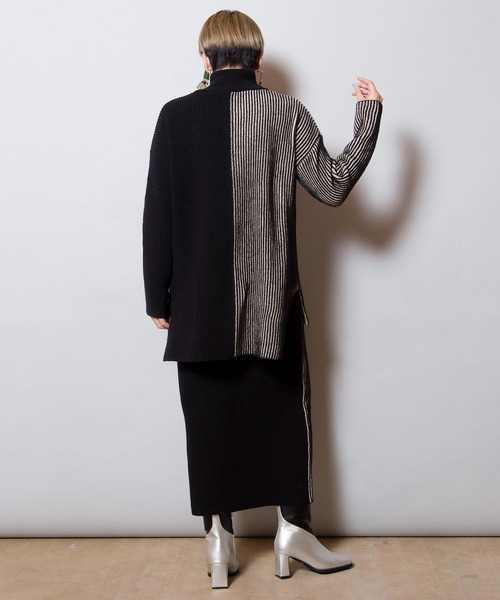 OSMOSIS(オズモーシス)の「畦ストライプタートルニットプルオーバー(ニット/セーター・レディース・ライトグレー/ダークグレー/ブラック・ONE SIZE)」の15枚目の写真