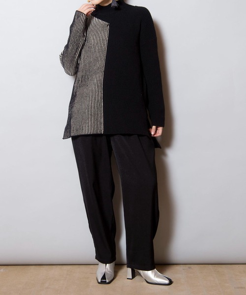 OSMOSIS(オズモーシス)の「畦ストライプタートルニットプルオーバー(ニット/セーター・レディース・ライトグレー/ダークグレー/ブラック・ONE SIZE)」の22枚目の写真