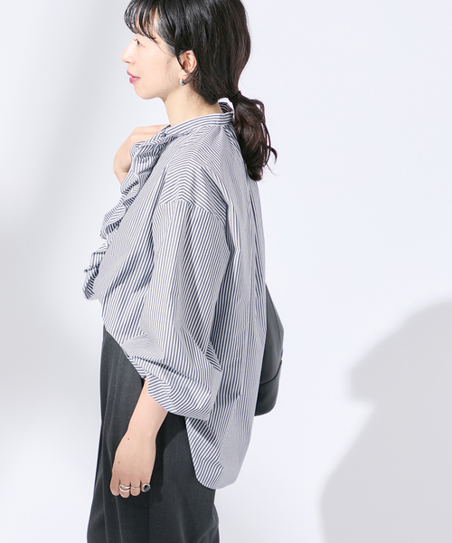 journal standard L'essage（ジャーナルスタンダードレサージュ）の「スタンドカラーフリルシャツ（シャツ/ブラウス・レディース・ブルー/ネイビー/ブルー系その他・FREE）」の20枚目の写真