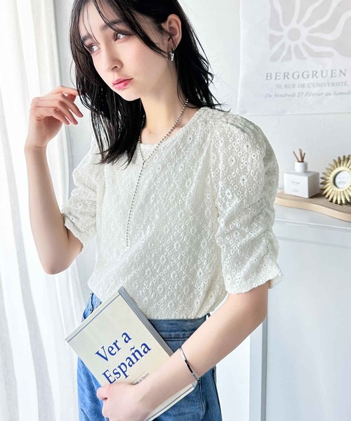 classicalelf（クラシカルエルフ）の「着るだけで華やかに。ふくれジャガード袖タックギャザープルオーバー（半袖）（Tシャツ/カットソー・レディース・アイボリー/ブラック/オフホワイト・SMALL/MEDIUM/LARGE/X-LARGE）」の11枚目の写真