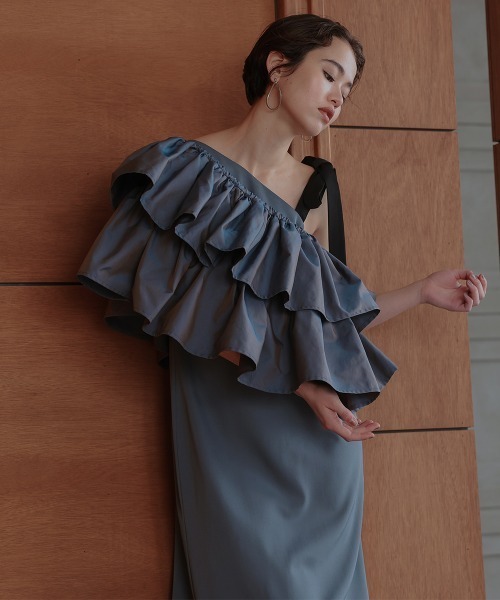 Callarus(カラルス)の「3WAY偏光タフタボレロ+アシメデザインロング丈ワンピースドレス〔Callarus〕(ドレス・レディース・ブラック/ブルーグレー・M/L/LL)」の16枚目の写真