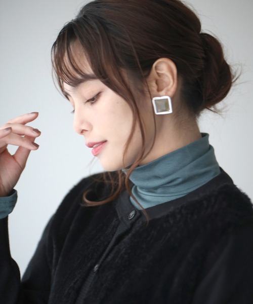 Ehre style(エーレスタイル)の「どの色が好き?気分上げインナー(Tシャツ/カットソー・レディース・ブラウン/グリーン/ボルドー/チャコールグレー・FREE)」の5枚目の写真