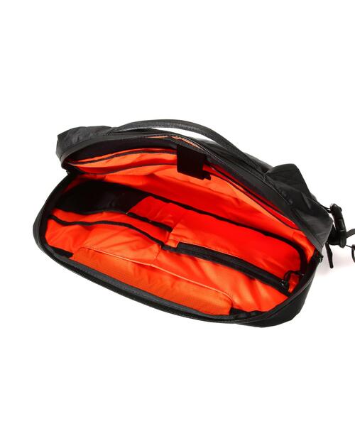 Aer(エアー)の「Aer(エアー)Travel Sling 2 X-Pac AER-91023(ショルダーバッグ・メンズ・ブラック・F)」の9枚目の写真