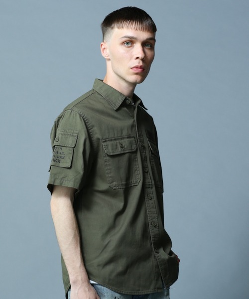 AVIREX（アヴィレックス）の「BASIC FATIGUE SHORT SLEEVE SHIRT / ベーシック ファティーグ 半袖シャツ / AVIREX / アヴィレックス（シャツ/ブラウス・メンズ・ブラック/ホワイト系その他/オリーブ/カーキ/グレー系カモフラージュ/ホワイト/ネイビー・LARGE/XX-LARGE/MEDIUM/X-LARGE）」の4枚目の写真