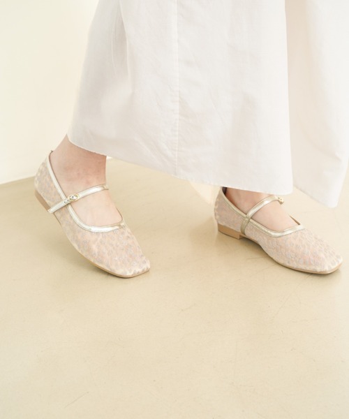 Launa lea(ラウナレア)の「チュールメリージェーンフラットパンプス(0597,0597A)(パンプス・レディース・ブラック/ホワイト/ベージュ・22.0cm/22.5cm/23.0cm/23.5cm/24.0cm/24.5cm/25.0cm)」の15枚目の写真