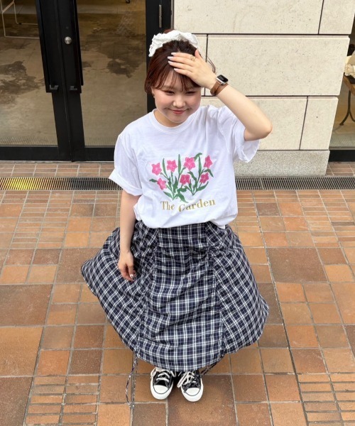 idem（イデム）の「flower print t-shirt／フラワープリントTシャツ（Tシャツ/カットソー・レディース・チャコールグレー/ホワイト・FREE）」の12枚目の写真