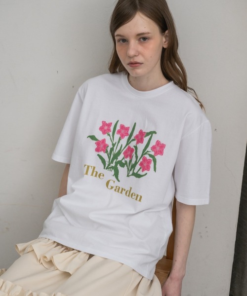 idem（イデム）の「flower print t-shirt／フラワープリントTシャツ（Tシャツ/カットソー・レディース・チャコールグレー/ホワイト・FREE）」の15枚目の写真