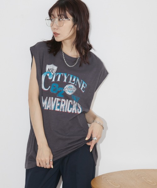 Auntie Rosa Holiday(アンティローザホリデー)の「ルーズロゴノースリTEE(Tシャツ/カットソー・レディース・チャコールグレー/オフホワイト・FREE)」の4枚目の写真
