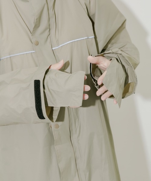 SMELLY（スメリー）の「『WEB限定』『ユニセックス』Wpc.　バイシクルスリーブポンチョ（ポンチョ・レディース・ネイビー/ベージュ・ONE）」の11枚目の写真