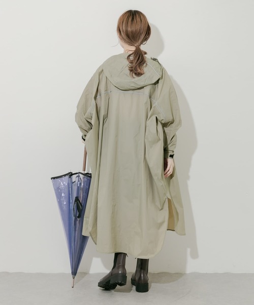 SMELLY（スメリー）の「『WEB限定』『ユニセックス』Wpc.　バイシクルスリーブポンチョ（ポンチョ・レディース・ネイビー/ベージュ・ONE）」の15枚目の写真