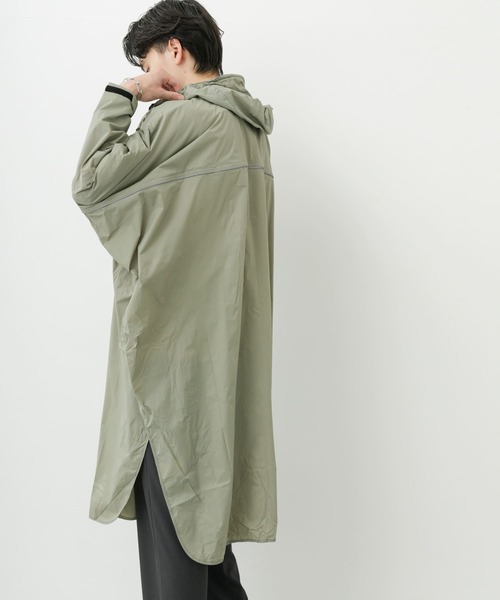 SMELLY（スメリー）の「『WEB限定』『ユニセックス』Wpc.　バイシクルスリーブポンチョ（ポンチョ・レディース・ネイビー/ベージュ・ONE）」の20枚目の写真