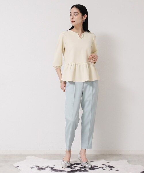 Sunauna（スーナウーナ）の「【パール調パーツ付き／春色】ペプラムトップス（シャツ/ブラウス・レディース・ネイビー/ライトブルー/アイボリー・40/38）」の7枚目の写真