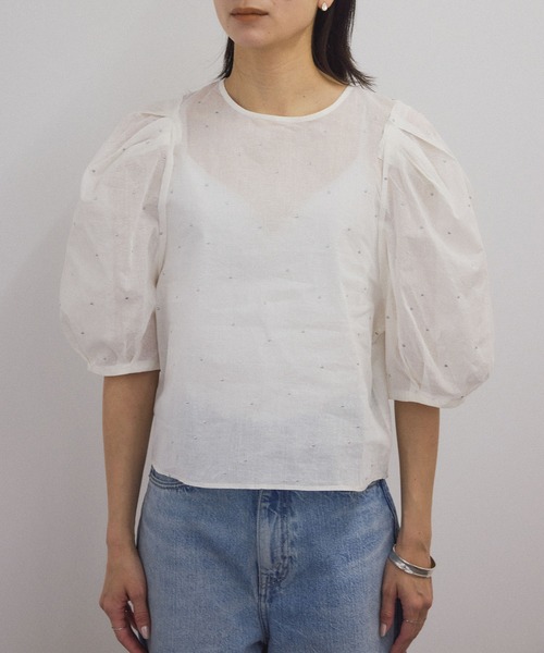 SALON adam et rope'（サロン アダム エ ロペ）の「【WEB限定】ラメドット刺繍ボリュームスリーブブラウス（シャツ/ブラウス・レディース・ブラック/ホワイト・FREE）」の11枚目の写真