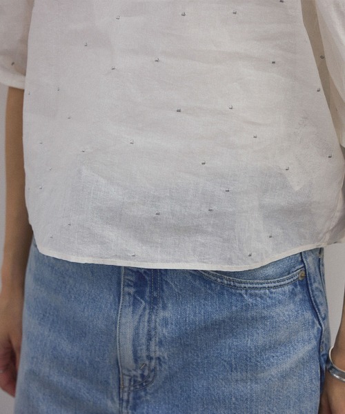SALON adam et rope'（サロン アダム エ ロペ）の「【WEB限定】ラメドット刺繍ボリュームスリーブブラウス（シャツ/ブラウス・レディース・ブラック/ホワイト・FREE）」の6枚目の写真