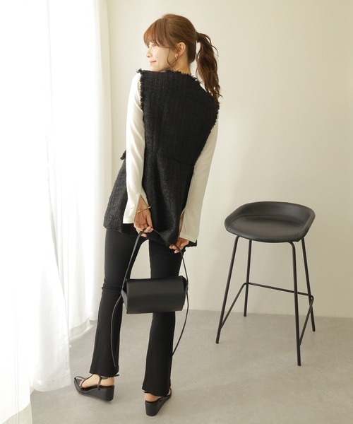 LAULEN(ローレン)の「fringe sleeveless tweed vest /ゴールドボタン フリンジ ツイード ベスト(ベスト・レディース・ブラック・FREE)」の6枚目の写真