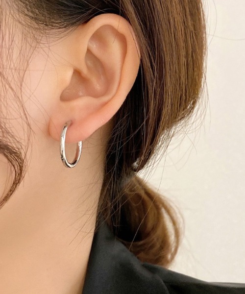almo（アルモ）の「シンプルラウンドフープリングピアス/ペア(RO)（ピアス（両耳用）・レディース・ゴールド/シルバー・SMALL/MEDIUM/LARGE）」の8枚目の写真
