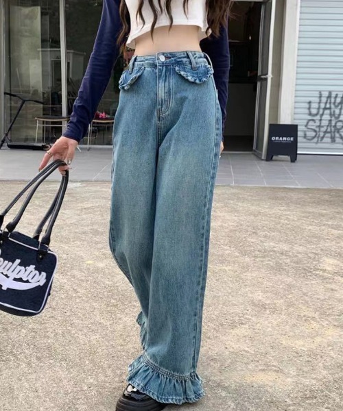 Mejoul（メジュール）の「【美脚シルエット】フリルフレア デニムパンツ（デニムパンツ・レディース・ブルー・M/L）」の12枚目の写真