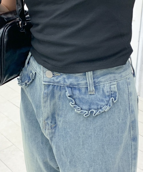 Mejoul（メジュール）の「【美脚シルエット】フリルフレア デニムパンツ（デニムパンツ・レディース・ブルー・M/L）」の18枚目の写真