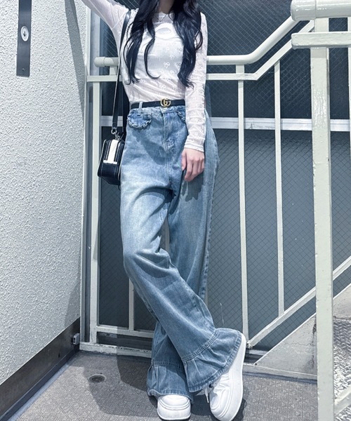 Mejoul（メジュール）の「【美脚シルエット】フリルフレア デニムパンツ（デニムパンツ・レディース・ブルー・M/L）」の20枚目の写真