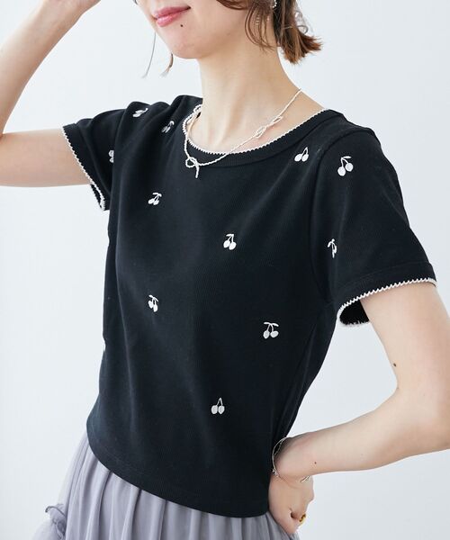 MAJESTIC LEGON（マジェスティックレゴン）の「ガーリーモチーフエンブロイダリーT（Tシャツ/カットソー・レディース・ピンク系その他2/ホワイト系その他2/ブラック系その他/ホワイト系その他・MEDIUM）」の5枚目の写真