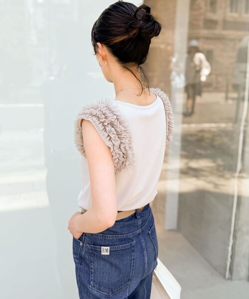 NOLLEY’S（ノーリーズ）の「【PR阿部☆別注】《手洗い可能》肩フリルノースリーブプルオーバーニット（ニット/セーター・レディース・ブラック/オフホワイト/グレイッシュベージュ・38）」の21枚目の写真