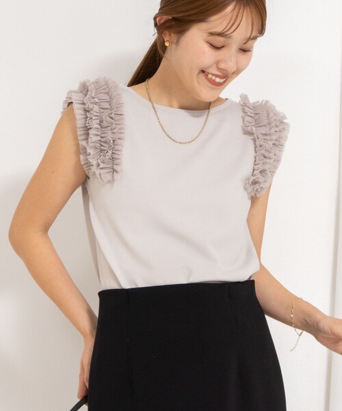 NOLLEY’S（ノーリーズ）の「【PR阿部☆別注】《手洗い可能》肩フリルノースリーブプルオーバーニット（ニット/セーター・レディース・ブラック/オフホワイト/グレイッシュベージュ・38）」の15枚目の写真