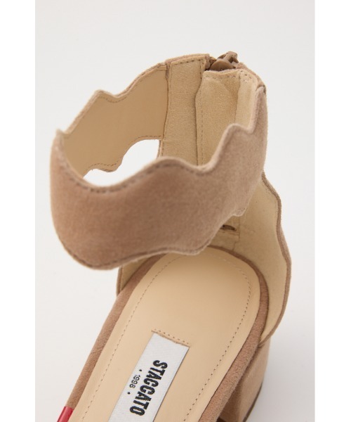 STACCATO（スタッカート）の「スカラップカットサンダル（サンダル・レディース・モカ/ダークブラック・22.5cm/23.0cm/23.5cm/24.0cm/24.5cm）」の19枚目の写真