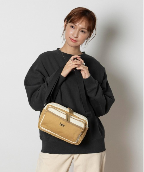 Lee(リー)の「Lee(リー)【レディース】スクエアショルダーバッグ(ショルダーバッグ・レディース・ブラック/ベージュ・ONE SIZE)」の13枚目の写真