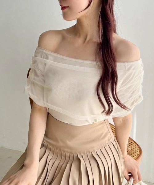 one after another NICE CLAUP(ワンアフターアナザーナイスクラップ)の「チュールオフショルトップス(Tシャツ/カットソー・レディース・オフホワイト/モカ/ベージュ/グレー・FREE)」の4枚目の写真