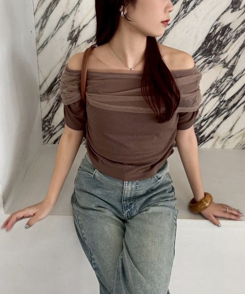 one after another NICE CLAUP(ワンアフターアナザーナイスクラップ)の「チュールオフショルトップス(Tシャツ/カットソー・レディース・オフホワイト/モカ/ベージュ/グレー・FREE)」の11枚目の写真