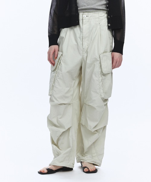 PUBLIC TOKYO（パブリックトウキョウ）の「SHIOTAオーバーダイカーゴパンツ（カーゴパンツ・レディース・アイボリー/カーキ・0）」の2枚目の写真