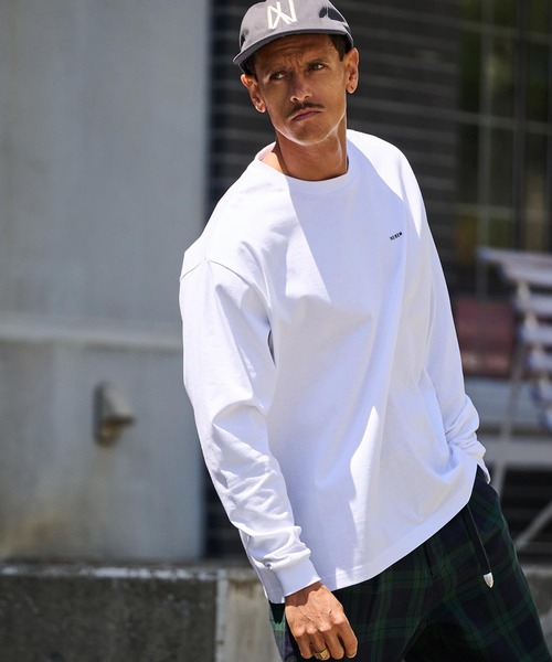 THEOREM（セオレム）の「mlt5251- Embroidered LS Tee ロンTシャツ（Tシャツ/カットソー・メンズ・ダークネイビー/ホワイト/ブラック・M/L/XL）」の2枚目の写真