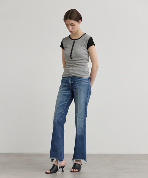 INSCRIRE（アンスクリア）の「【INSCRIRE/アンスクリア】Natural Mix Rib S/S Henry/ナチュラルミックスリブヘンリーネックTシャツ（Tシャツ/カットソー・レディース・グレー/ホワイト・FREE）」の4枚目の写真