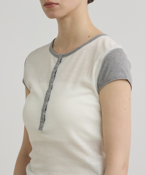 INSCRIRE（アンスクリア）の「【INSCRIRE/アンスクリア】Natural Mix Rib S/S Henry/ナチュラルミックスリブヘンリーネックTシャツ（Tシャツ/カットソー・レディース・グレー/ホワイト・FREE）」の16枚目の写真