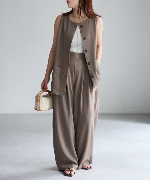 Riberry（リベリー）の「ノーカラーベスト×タックワイドパンツセットアップ（セットアップ・レディース・ブラック/ブラウン・FREE）」の9枚目の写真