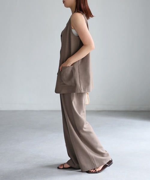 Riberry（リベリー）の「ノーカラーベスト×タックワイドパンツセットアップ（セットアップ・レディース・ブラック/ブラウン・FREE）」の12枚目の写真