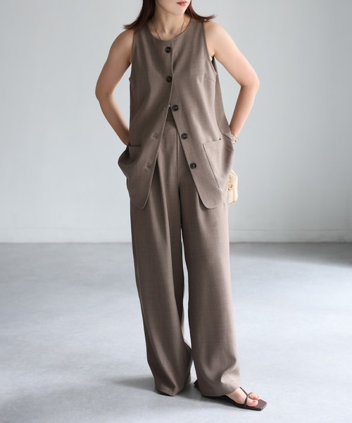 Riberry（リベリー）の「ノーカラーベスト×タックワイドパンツセットアップ（セットアップ・レディース・ブラック/ブラウン・FREE）」の13枚目の写真