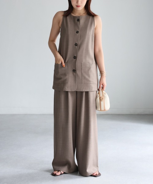 Riberry（リベリー）の「ノーカラーベスト×タックワイドパンツセットアップ（セットアップ・レディース・ブラック/ブラウン・FREE）」の7枚目の写真
