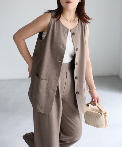 Riberry（リベリー）の「ノーカラーベスト×タックワイドパンツセットアップ（セットアップ・レディース・ブラック/ブラウン・FREE）」の8枚目の写真