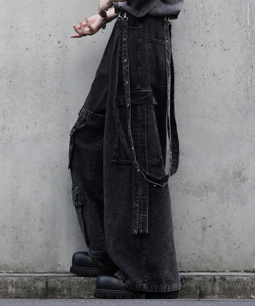 cussil（クシル）の「【cussil/クシル】【12oz】 ルーズシルエットアシンメトリーサスペンダーカーゴデニムパンツ（デニムパンツ・メンズ・ブラック・L/M/S）」の5枚目の写真