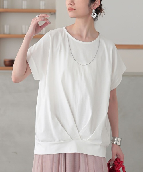 n'OrLABEL(ノアールレーベル)の「【汗じみ防止】裾タックカットソー(Tシャツ/カットソー・レディース・グリーン/ブルー/オフホワイト/杢グレー/ブラック・2/1)」の2枚目の写真