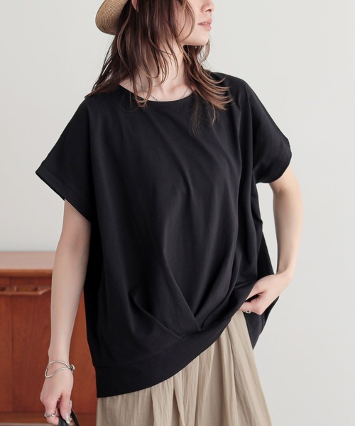 n'OrLABEL(ノアールレーベル)の「【汗じみ防止】裾タックカットソー(Tシャツ/カットソー・レディース・グリーン/ブルー/オフホワイト/杢グレー/ブラック・2/1)」の1枚目の写真